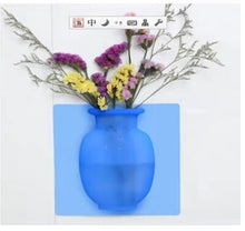 Load image into Gallery viewer, Hanging Glass Flower Vase - thedecoratives.com
